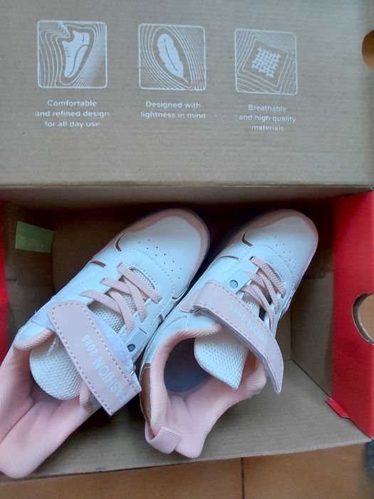 Adidasi cu role cu 2 roti si lumini led