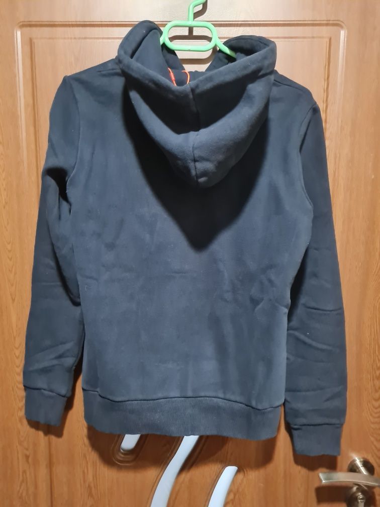 Нов  суитчър Superdry Hoodie.