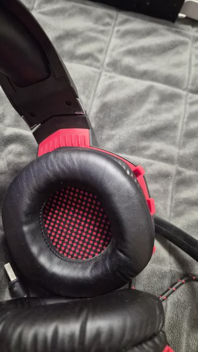 Casti profesionale gaming cu microfon