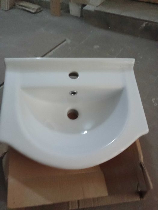 Chiuveta nouă cu suport