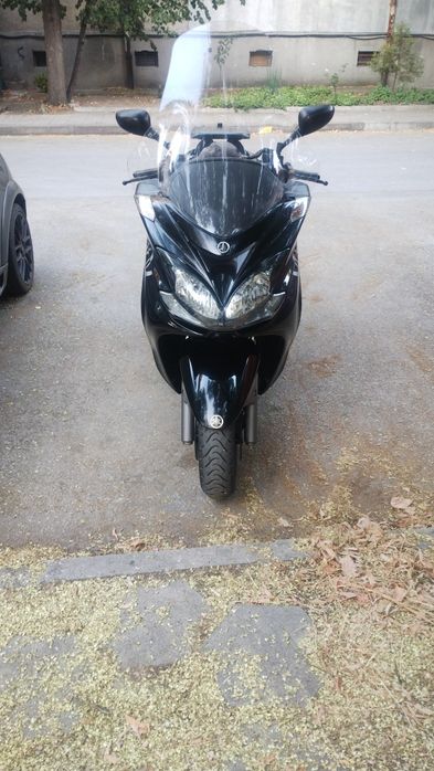 Ямаха Маджести 400