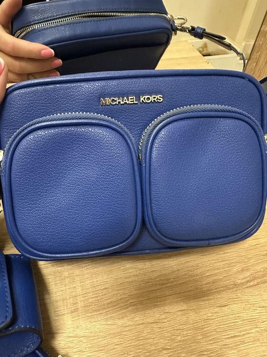 Синя чанта Michael Kors