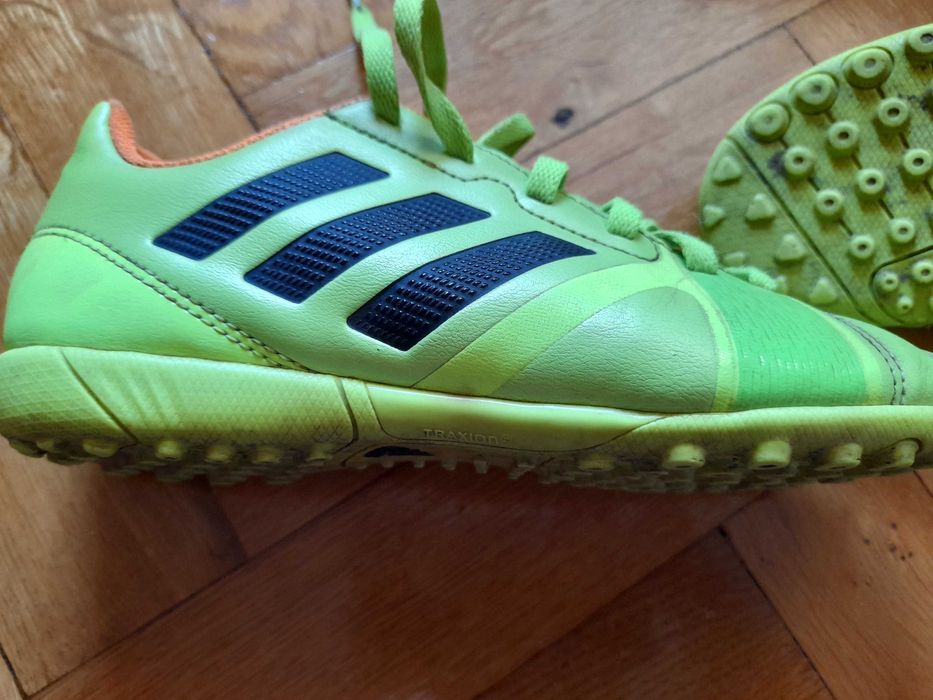 Adidasi baieti fotbal marca Adidas