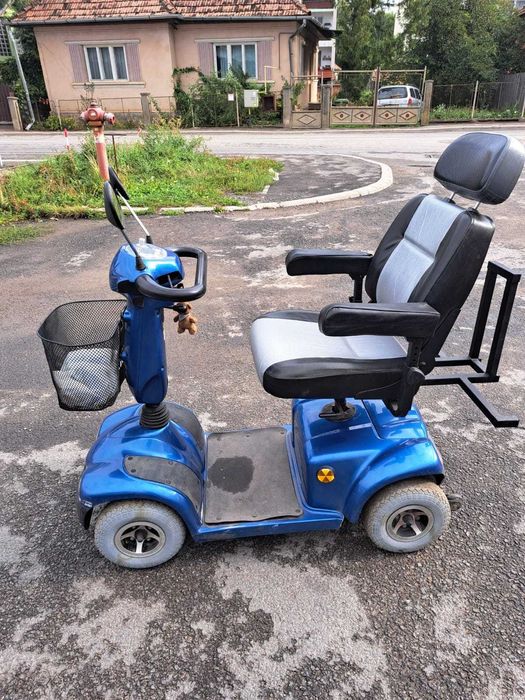 Trotinetă electrică pentru persoane cu dizabilități