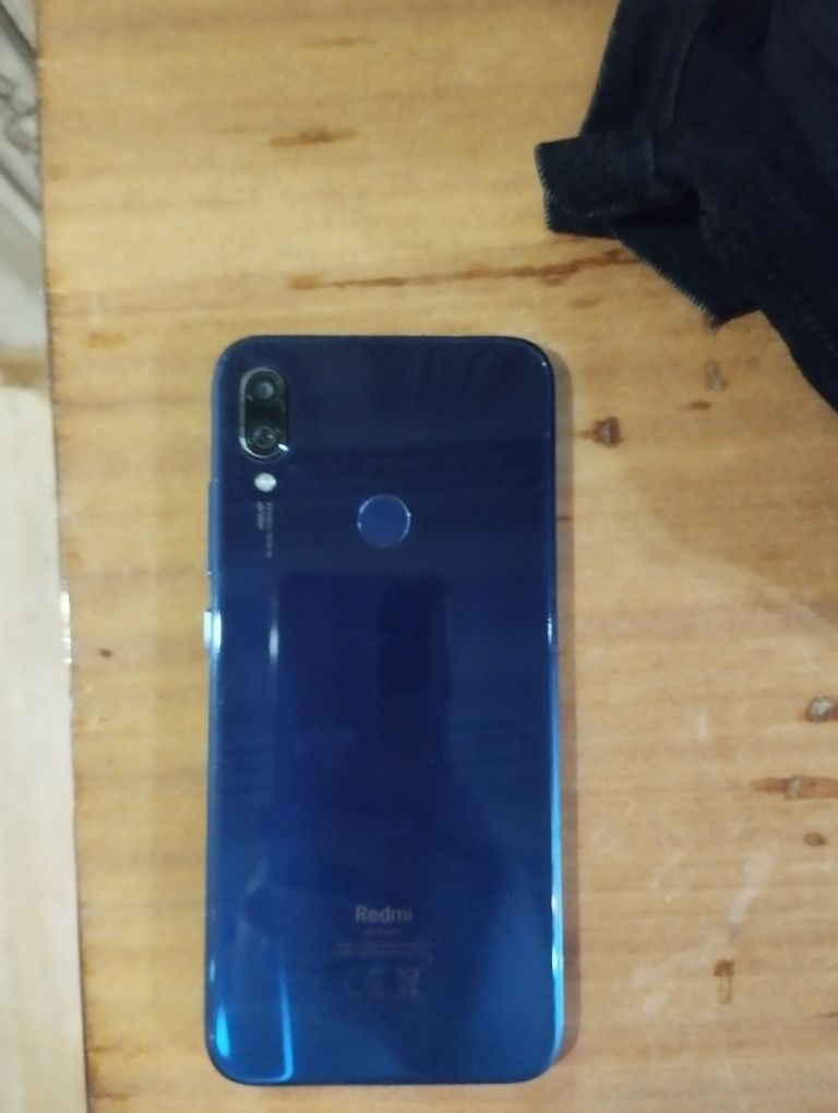 Продам телефон рабочий Redmi Note 7