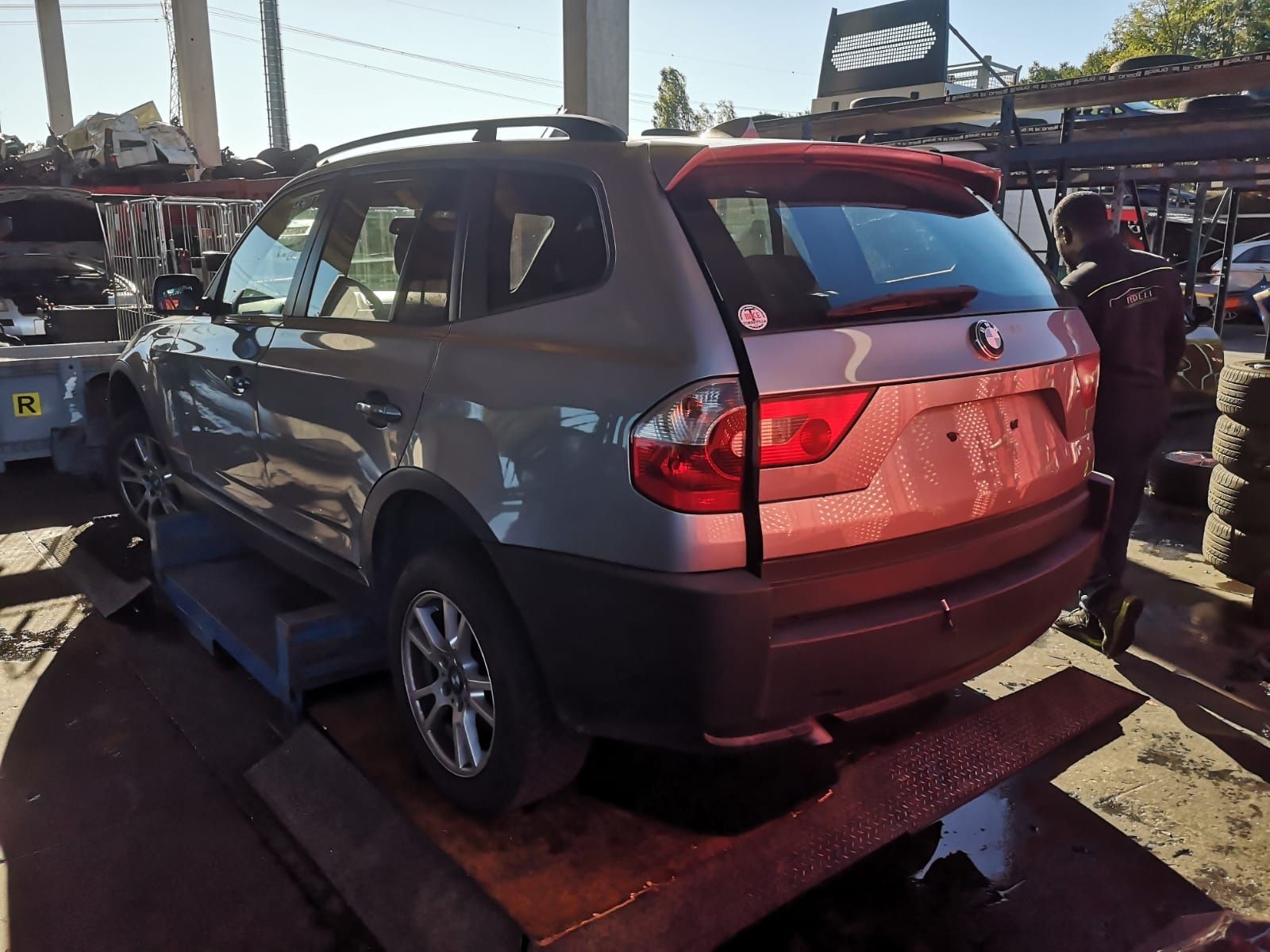 Dezmembrez bmw x3 e83