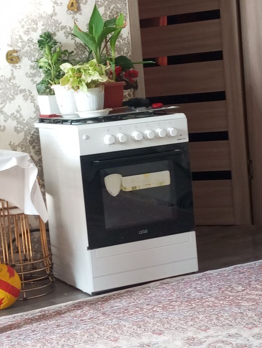 Продам газ плиту