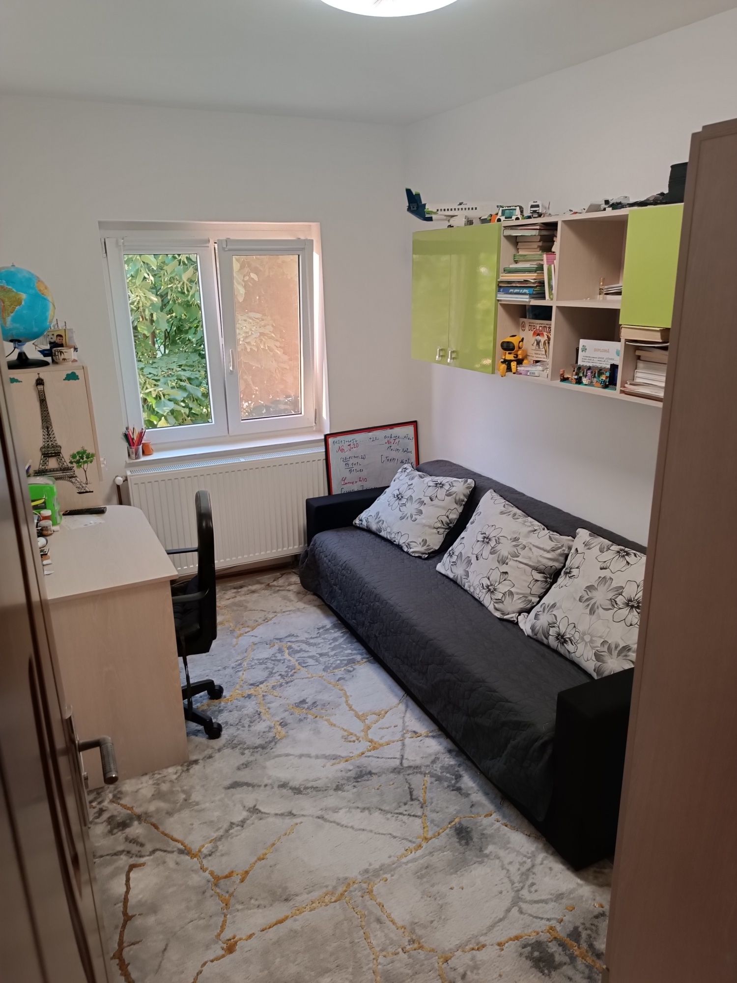 Vând apartament 3 camere micro 17