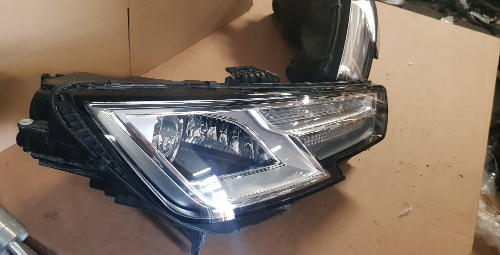 Audi A4 B9 8W far bixenon stanga dreapta faruri xenon led