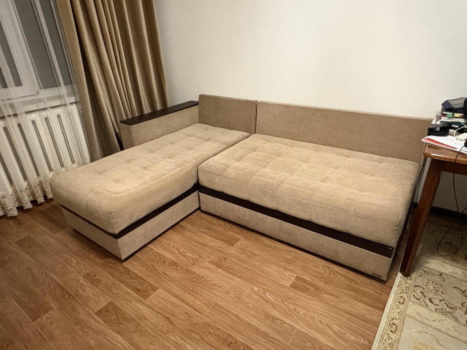 Срочно продаю угловой диван
