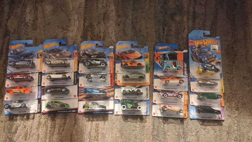 Hotwheels премиуми и мейн