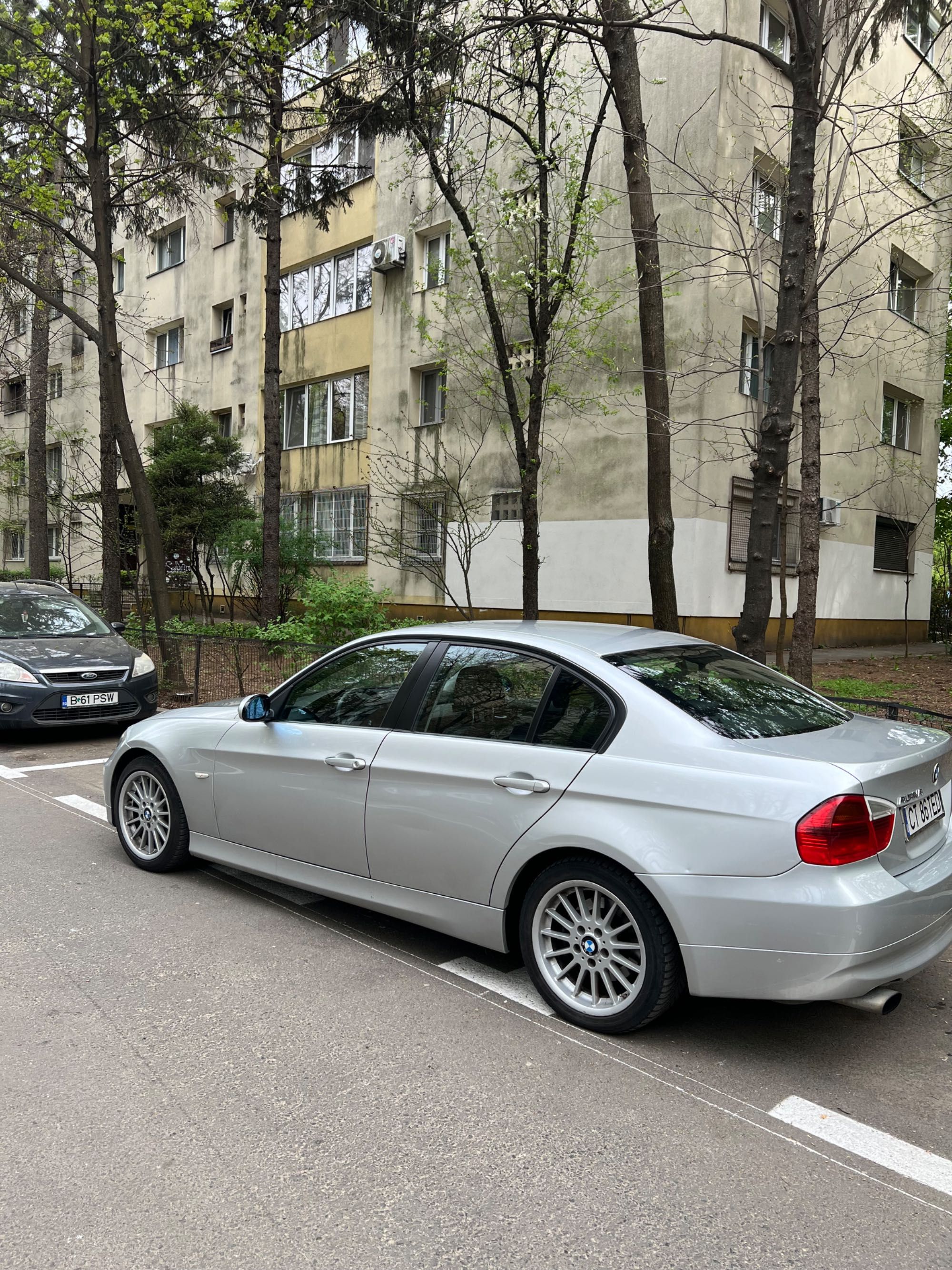 BMW E90 318i 2.0 KM REALI