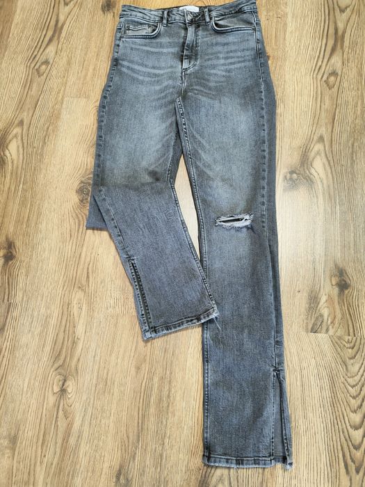 Сиви еластични прави  дънки на Zara