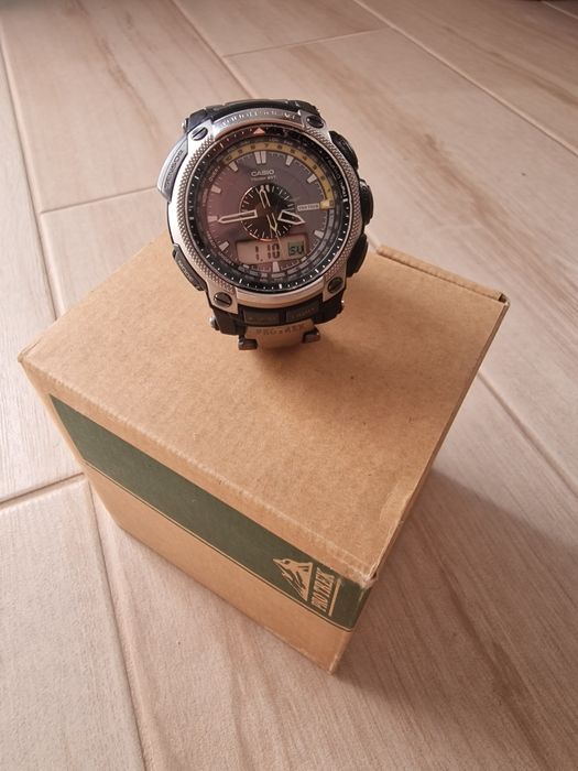Vând Ceas Casio Pro Trek