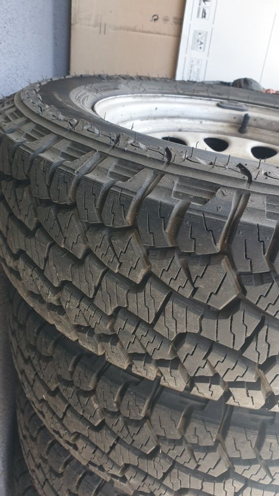 Roti Suzuki Jimny cu cauciucuri Hankook Dynapro ATM RF10 205/70 R15