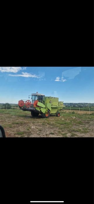 Vând combina claas dominator
