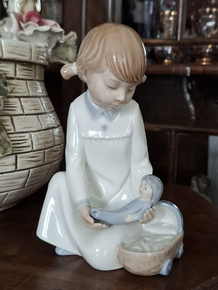 Ретро порцеланова фигура  Nao by Lladro