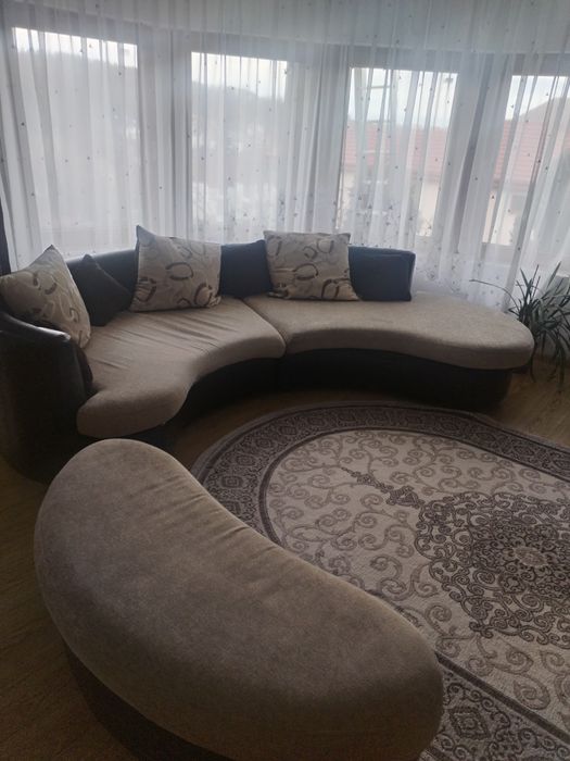 Vând canapea semirotunda
