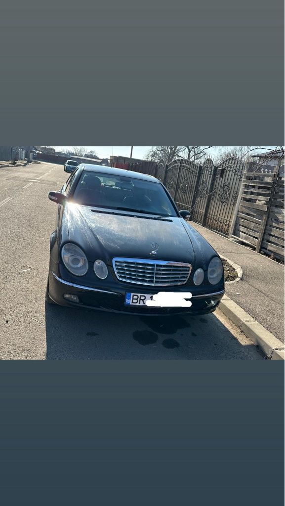 Vând Mercedes E220