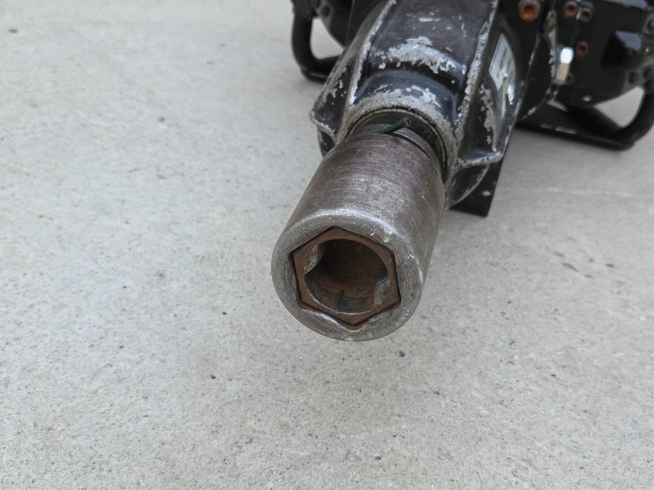 Robel Bahnbaumaschinen– бензинов ударен гайковерт за ЖП инфраструктура