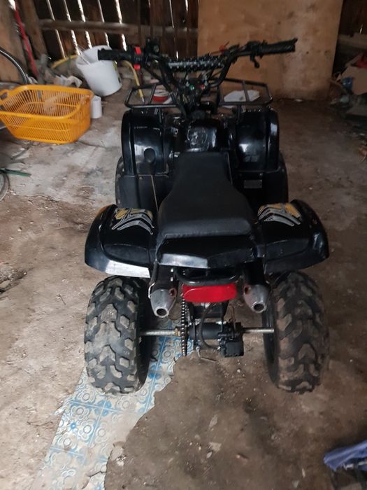 Vand ATV de 125 la mâna a doua
