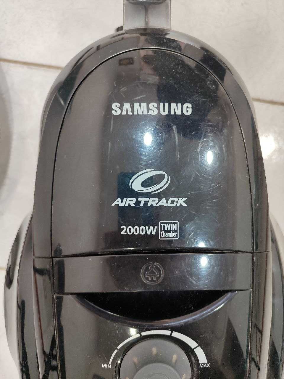 Оригинальный пылесос Samsung в отличном состоянии