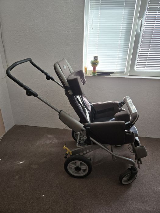 Продавам инвалидна количка