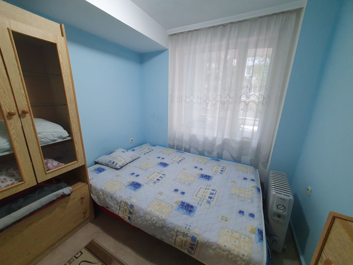Дава се под наем Тристаен апартамент в Варна, Червен площад - 69 кв.м за 510 € - Снимка #2