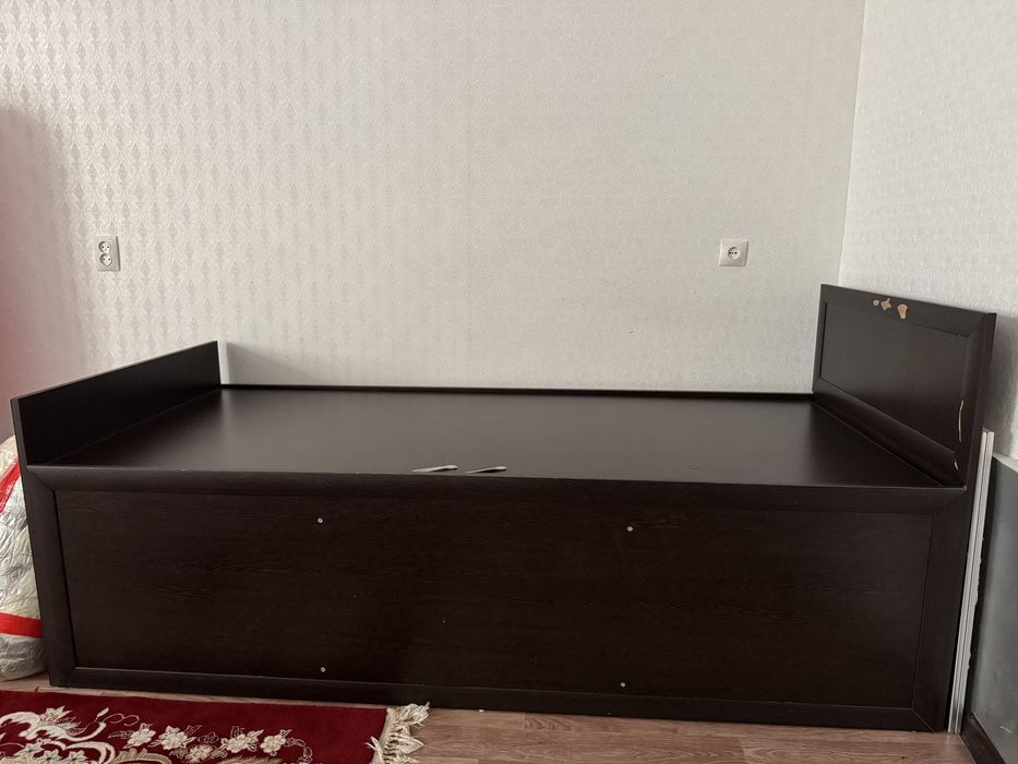 Продаю кровать в хорошом состояние