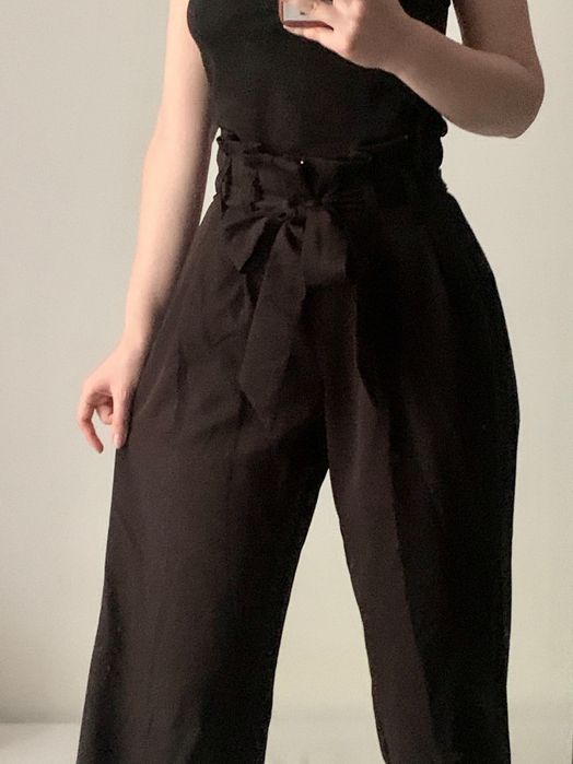 Pantaloni cu talie înaltă