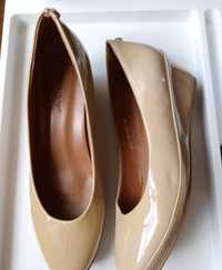 Shoe leather size 39