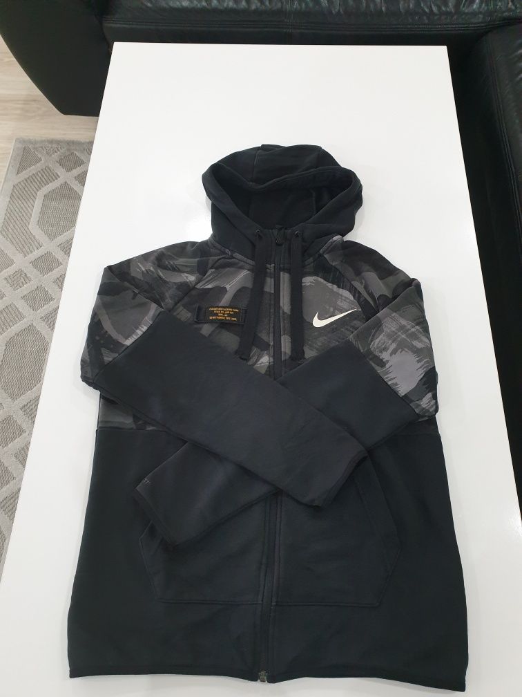 Nike мъжки екип 150 лева