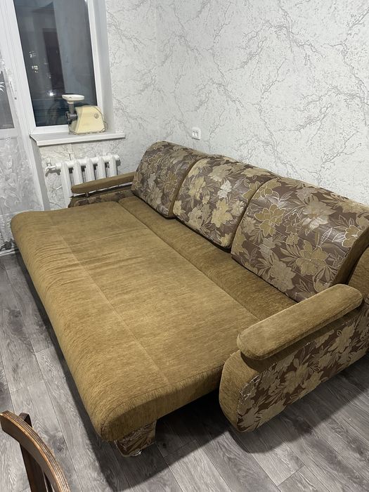 Продаю Уютный Раскладной Диван-Кровать (Б/У)