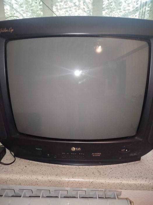 Продам телевизор LG Golden Eye б/у