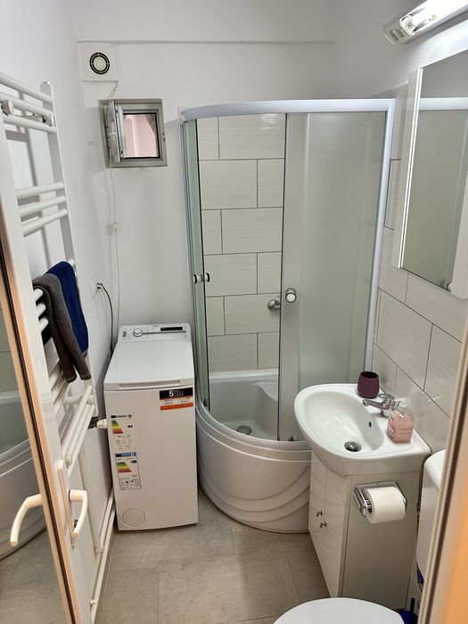 Garsoniera mare 34 m2 , total renovata, utilata si mobilata Focsani