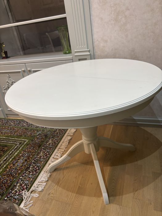 Продам обеденный стол дубовый