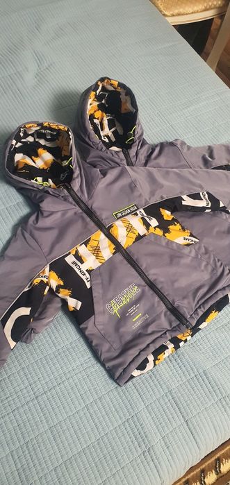 Продам детские куртки