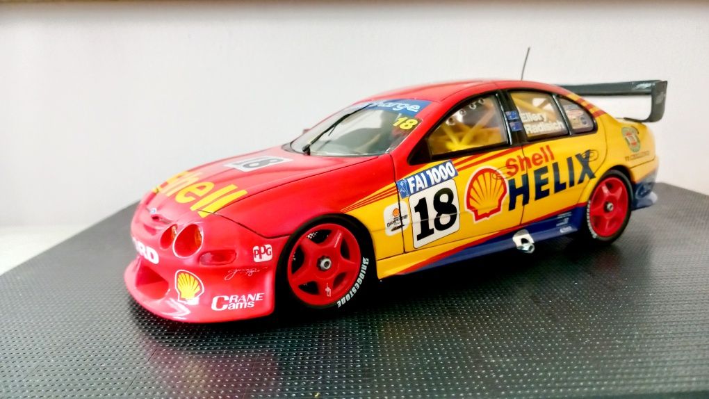 Classic Carlectables 1999 Ford Falcon 1/18