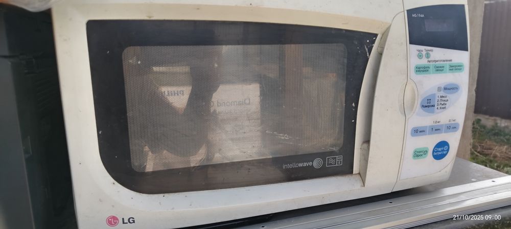 Продам микроволновую печь на запчасти