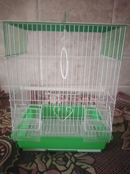 Продам клетки для попугаев