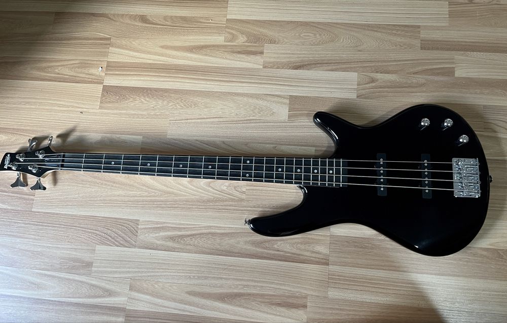 Bass Electric Gio Ibanez GSR180 + Amplificator