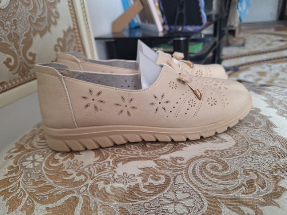 Новые туфли 40 размер. Цена 2500 . Мягкие , удобные