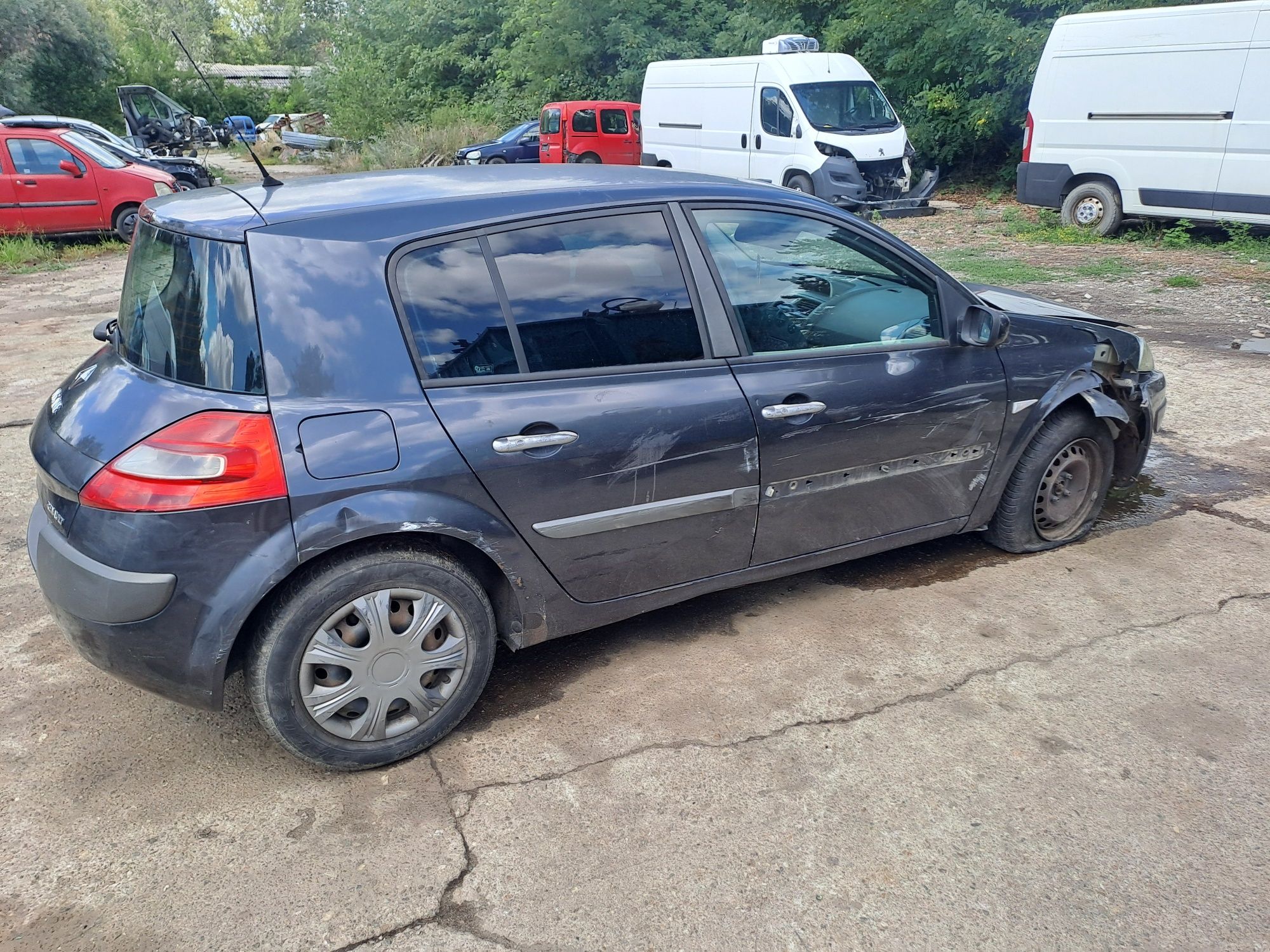 Dezmembrez Renault megane 2 , 1.5dci