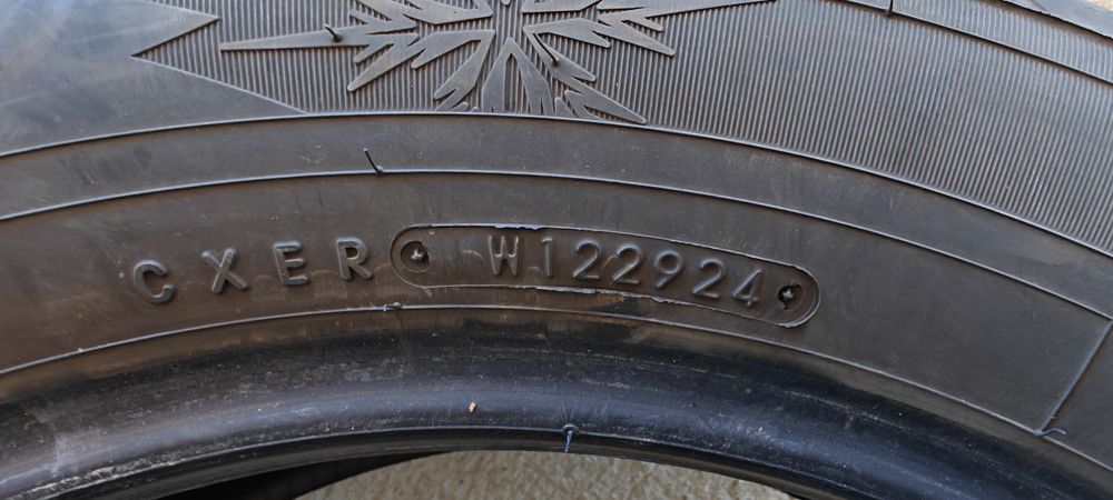 2 бр Зимни гуми Toyo 215/60/17