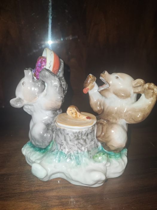 Продам очень красивую, раритетную статуэтку