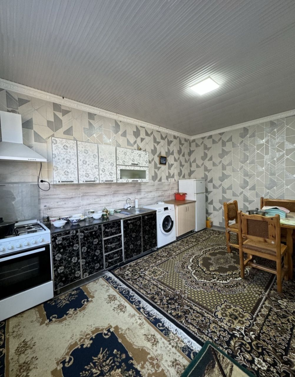 Продаётся 3 сотки 4 комнаты в Яшнабадском районе