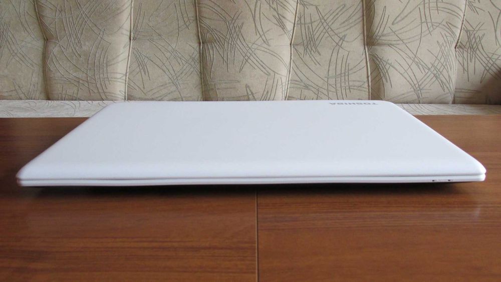 17.3 инча Tochiba с Intel i5-5200,ново SSD