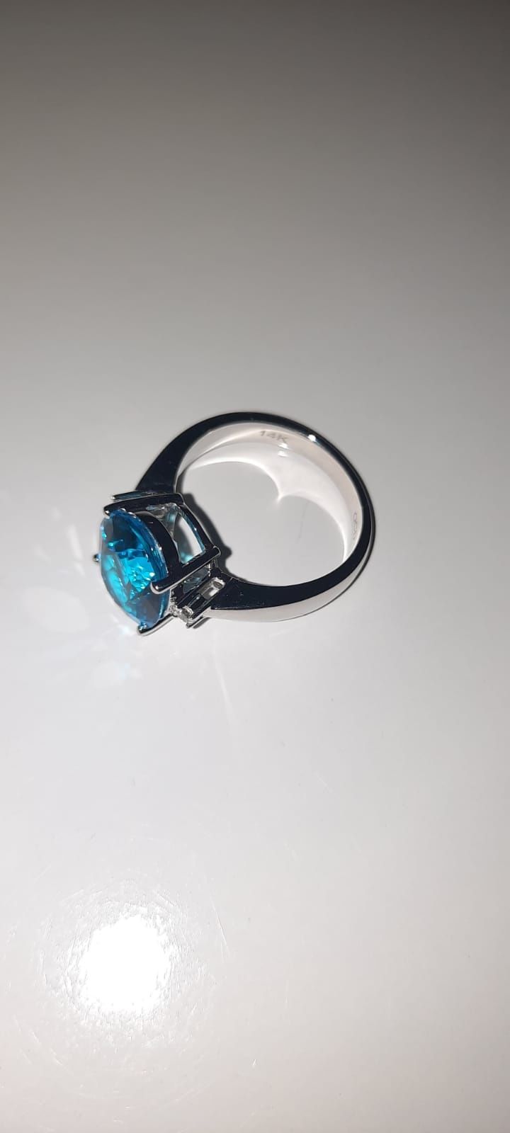 Кольцо белое золото 14 карат, голубой топаз, бриллианты