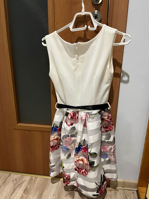 Бутикова рокля с панделка