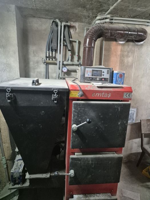 Комбиниран котел на пелети